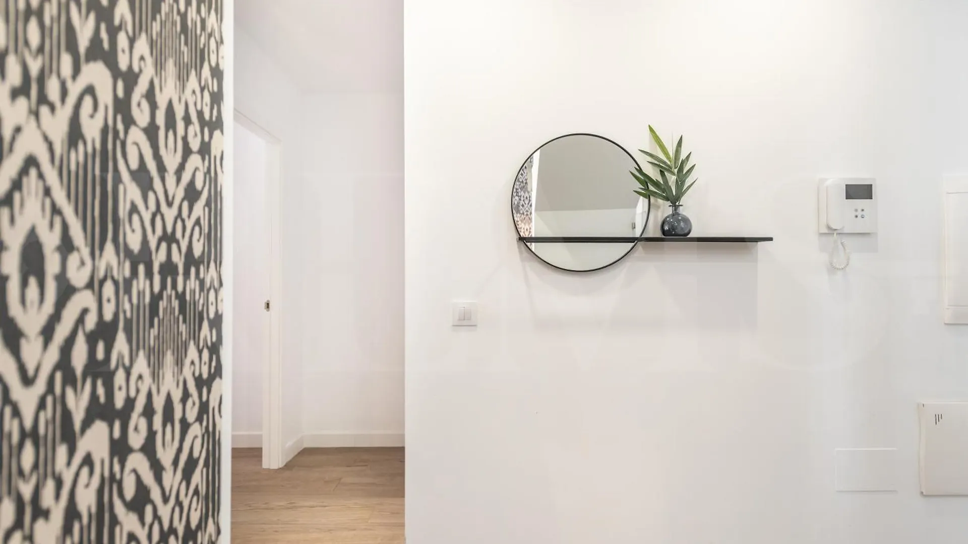 Modern Apartment With Private Terrace By Rems Malaga 0*,