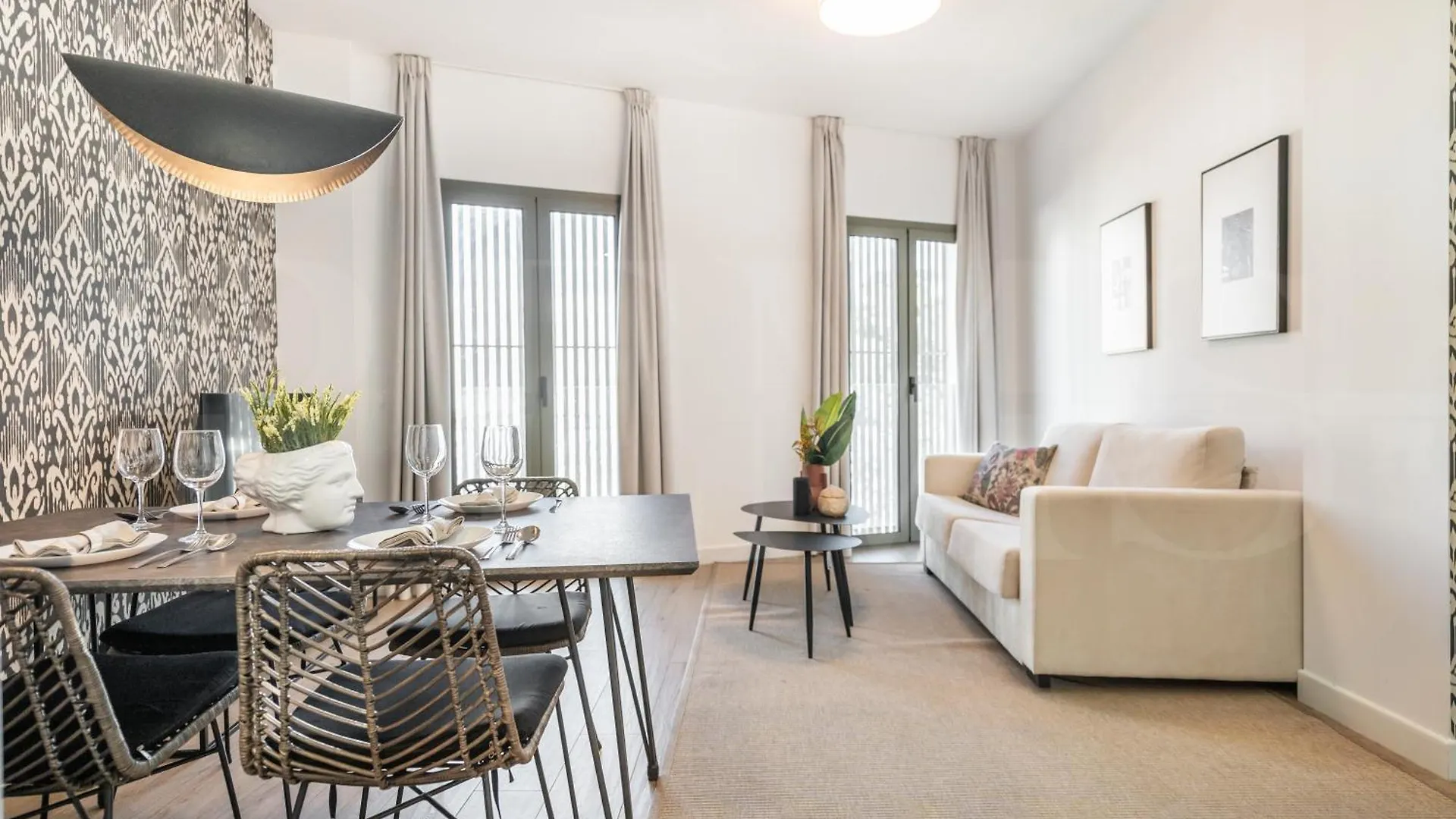 Modern Apartment With Private Terrace By Rems contacts